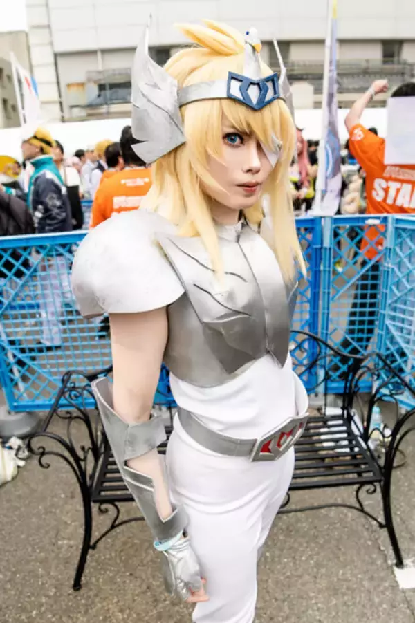 「【コスプレ】大阪から歩いて来たマリー・アントワネット、アテナの聖闘士が関西に集結！「ストフェス2025」美麗レイヤーまとめ【写真35枚】」の画像