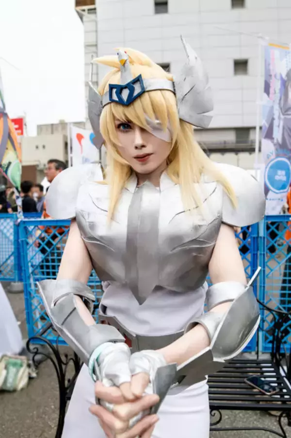 「【コスプレ】大阪から歩いて来たマリー・アントワネット、アテナの聖闘士が関西に集結！「ストフェス2025」美麗レイヤーまとめ【写真35枚】」の画像