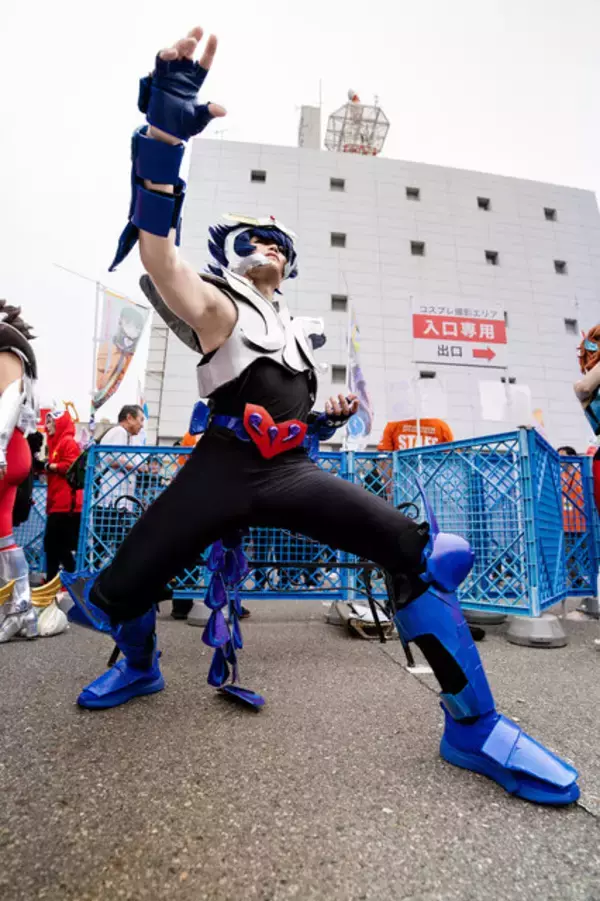 「【コスプレ】大阪から歩いて来たマリー・アントワネット、アテナの聖闘士が関西に集結！「ストフェス2025」美麗レイヤーまとめ【写真35枚】」の画像