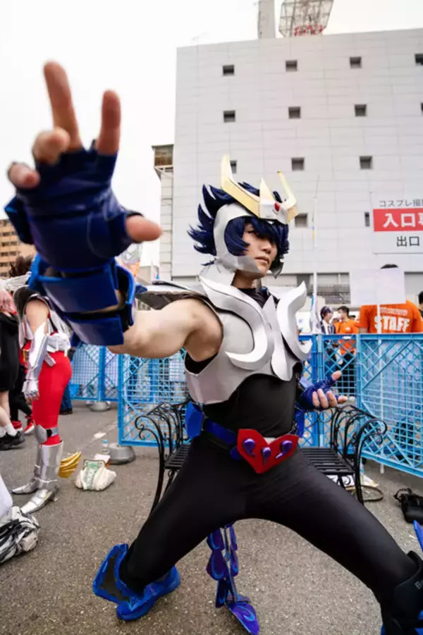 「【コスプレ】大阪から歩いて来たマリー・アントワネット、アテナの聖闘士が関西に集結！「ストフェス2025」美麗レイヤーまとめ【写真35枚】」の画像