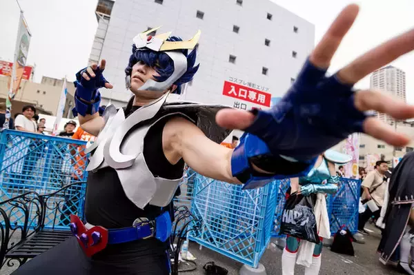 「【コスプレ】大阪から歩いて来たマリー・アントワネット、アテナの聖闘士が関西に集結！「ストフェス2025」美麗レイヤーまとめ【写真35枚】」の画像