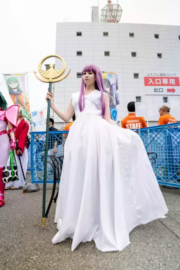 「【コスプレ】大阪から歩いて来たマリー・アントワネット、アテナの聖闘士が関西に集結！「ストフェス2025」美麗レイヤーまとめ【写真35枚】」の画像