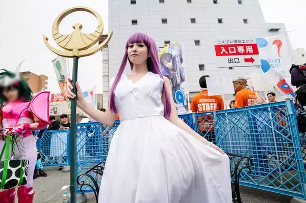 「【コスプレ】大阪から歩いて来たマリー・アントワネット、アテナの聖闘士が関西に集結！「ストフェス2025」美麗レイヤーまとめ【写真35枚】」の画像