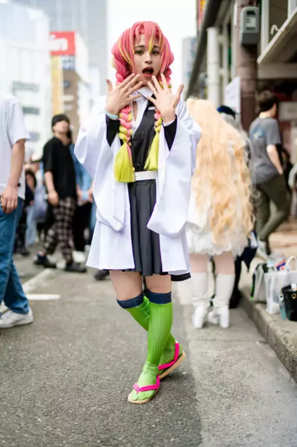 「【コスプレ】大阪から歩いて来たマリー・アントワネット、アテナの聖闘士が関西に集結！「ストフェス2025」美麗レイヤーまとめ【写真35枚】」の画像