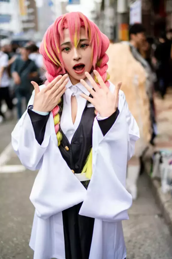 「【コスプレ】大阪から歩いて来たマリー・アントワネット、アテナの聖闘士が関西に集結！「ストフェス2025」美麗レイヤーまとめ【写真35枚】」の画像