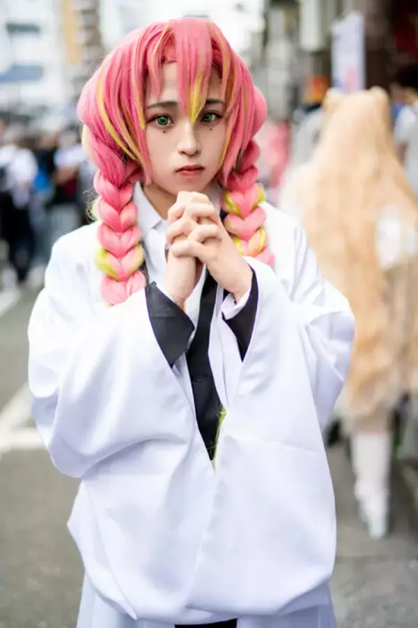 「【コスプレ】大阪から歩いて来たマリー・アントワネット、アテナの聖闘士が関西に集結！「ストフェス2025」美麗レイヤーまとめ【写真35枚】」の画像