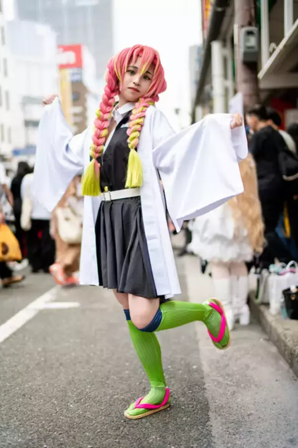 「【コスプレ】大阪から歩いて来たマリー・アントワネット、アテナの聖闘士が関西に集結！「ストフェス2025」美麗レイヤーまとめ【写真35枚】」の画像