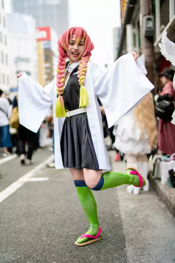 「【コスプレ】大阪から歩いて来たマリー・アントワネット、アテナの聖闘士が関西に集結！「ストフェス2025」美麗レイヤーまとめ【写真35枚】」の画像