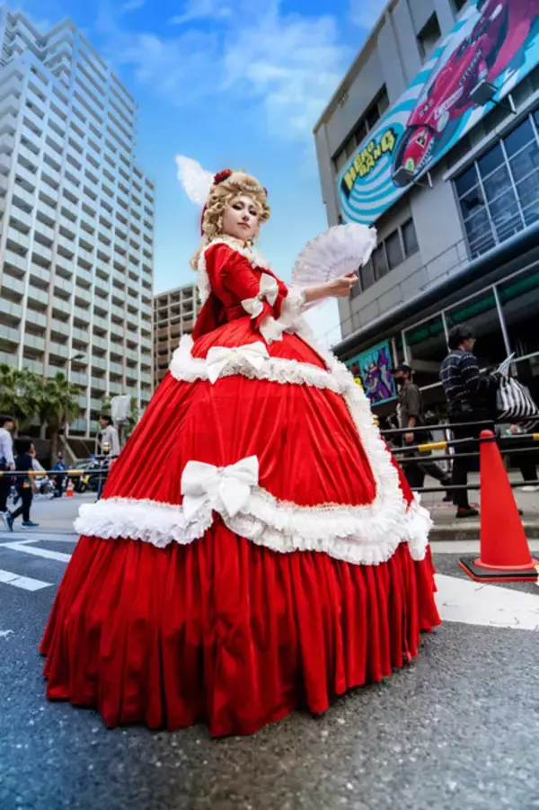 「【コスプレ】大阪から歩いて来たマリー・アントワネット、アテナの聖闘士が関西に集結！「ストフェス2025」美麗レイヤーまとめ【写真35枚】」の画像