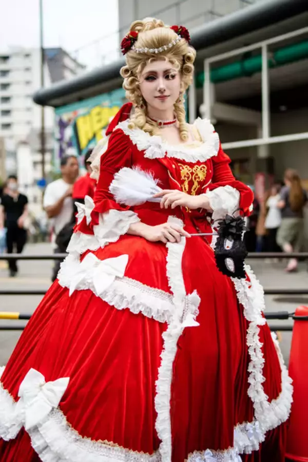 「【コスプレ】大阪から歩いて来たマリー・アントワネット、アテナの聖闘士が関西に集結！「ストフェス2025」美麗レイヤーまとめ【写真35枚】」の画像