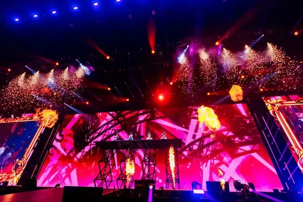 「「ウマ娘 プリティーダービー 6th EVENT The New Frontier 秋公演」2日目ライブレポ―ヒーローショーから歌謡曲まで、振り幅デカすぎな演出に痺れる」の画像