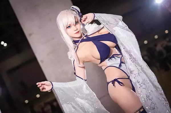 「【コスプレ】「コミケ100」『FGO』宮本武蔵がスタイリッシュな水着姿を披露！人気レイヤー・ましょこ」の画像
