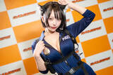 「【コスプレ】異次元ボディのミニ丈ポリスに確保されたい！むちむち太ももが魅力的すぎる美女レイヤーに注目【写真9枚】」の画像1