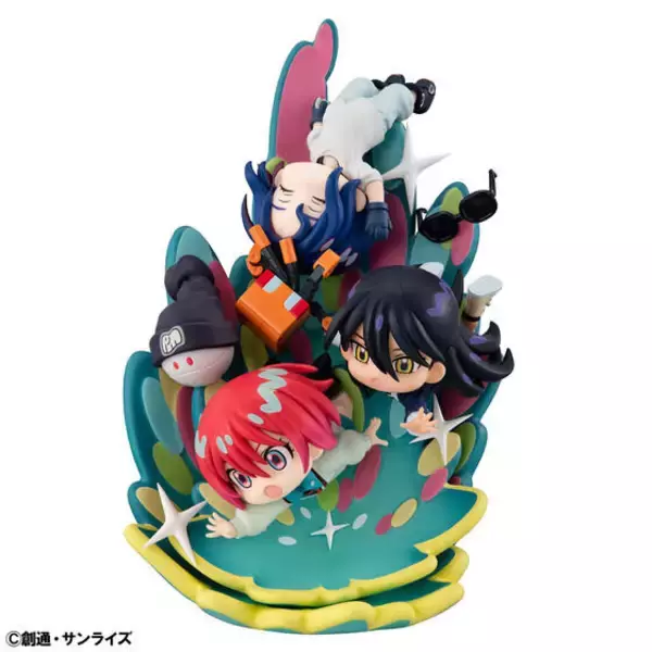 「マチュ、ニャアン、シュウジみんなでキラキラ！「ガンダム ジークアクス」今にも飛び出そうなシチュエーションでデフォルメフィギュアに」の画像