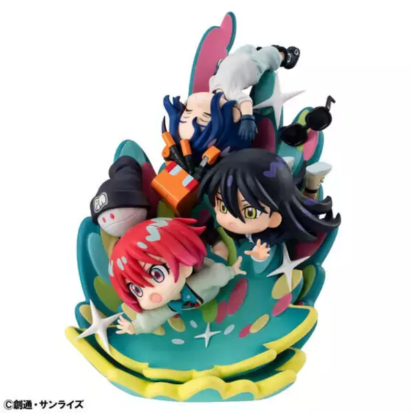 「マチュ、ニャアン、シュウジみんなでキラキラ！「ガンダム ジークアクス」今にも飛び出そうなシチュエーションでデフォルメフィギュアに」の画像