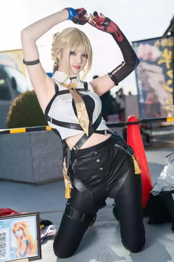 「【コスプレ】ダンスで鍛えた細いウエスト×ヒップラインの曲線美にうっとり！『ゼンゼロ』イヴリンの美女レイヤーが素敵すぎた【写真9枚】」の画像