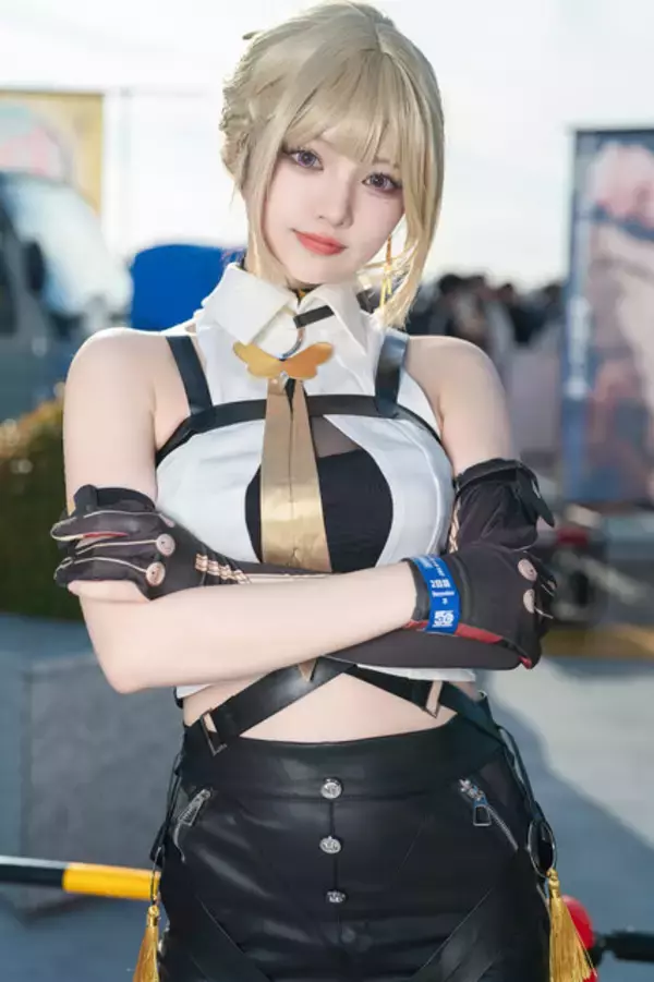 「【コスプレ】ダンスで鍛えた細いウエスト×ヒップラインの曲線美にうっとり！『ゼンゼロ』イヴリンの美女レイヤーが素敵すぎた【写真9枚】」の画像