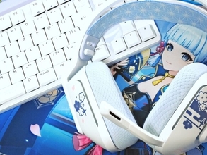 これは“綾華推し”にとって最高の神器かもしれない―「ロジクールG」×『原神』コラボのキーボード&ヘッドセット“神里綾華特別モデル”を触ってみた！