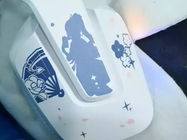 「これは“綾華推し”にとって最高の神器かもしれない―「ロジクールG」×『原神』コラボのキーボード&ヘッドセット“神里綾華特別モデル”を触ってみた！」の画像