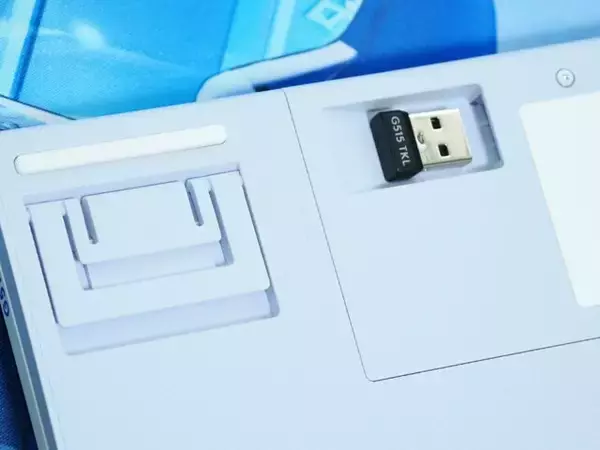 「これは“綾華推し”にとって最高の神器かもしれない―「ロジクールG」×『原神』コラボのキーボード&ヘッドセット“神里綾華特別モデル”を触ってみた！」の画像