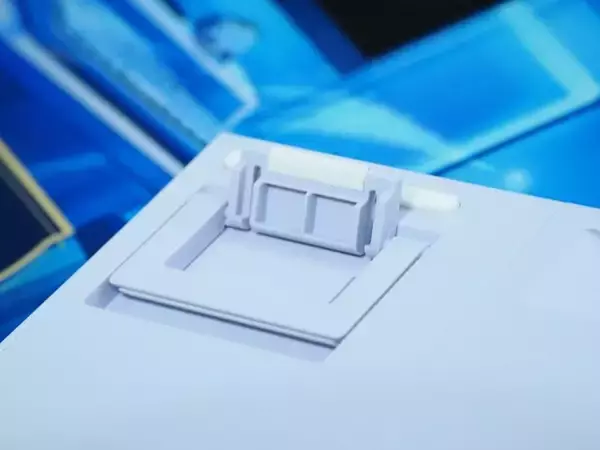 「これは“綾華推し”にとって最高の神器かもしれない―「ロジクールG」×『原神』コラボのキーボード&ヘッドセット“神里綾華特別モデル”を触ってみた！」の画像