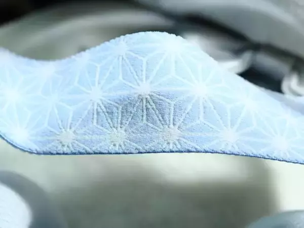 「これは“綾華推し”にとって最高の神器かもしれない―「ロジクールG」×『原神』コラボのキーボード&ヘッドセット“神里綾華特別モデル”を触ってみた！」の画像