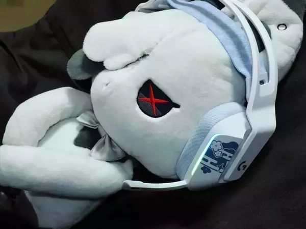 「これは“綾華推し”にとって最高の神器かもしれない―「ロジクールG」×『原神』コラボのキーボード&ヘッドセット“神里綾華特別モデル”を触ってみた！」の画像