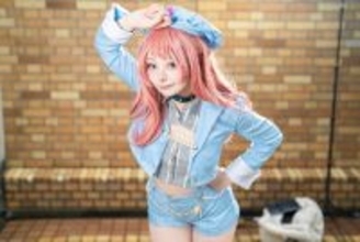 【コスプレ】へそ出し×ショーパンの衣装が似合う王道アイドル！『学マス』花海咲季が可愛さの詰まったポージングで輝く【写真9枚】