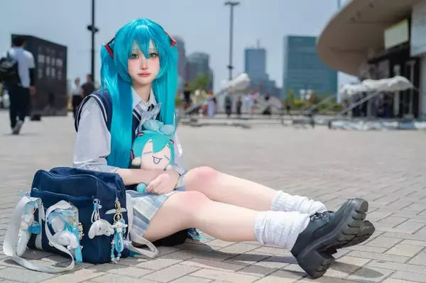【コスプレ】制服ミクさんの可愛さが無限大！シナモロールコーデが似合いすぎる美少女レイヤー・柘榴