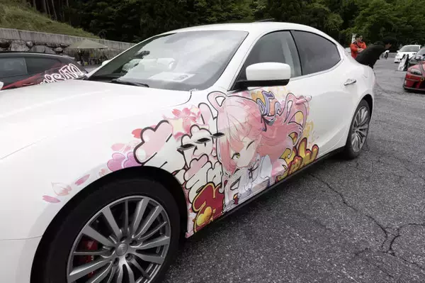 「ガルウィングの湊あくあ＆紫咲シオンがイカす！「ホロライブ」「にじさんじ」など奥伊吹に集まったVTuber痛車まとめ【ARCChampionship 2025フォトレポ】」の画像