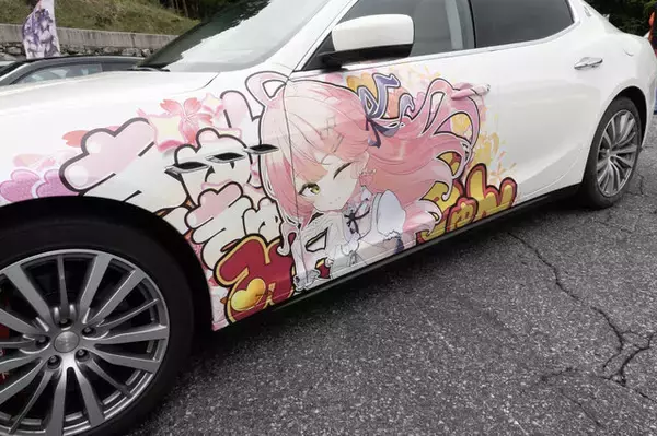 「ガルウィングの湊あくあ＆紫咲シオンがイカす！「ホロライブ」「にじさんじ」など奥伊吹に集まったVTuber痛車まとめ【ARCChampionship 2025フォトレポ】」の画像