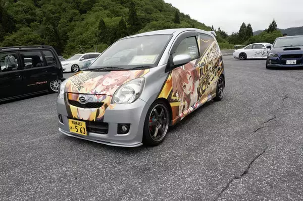 「ガルウィングの湊あくあ＆紫咲シオンがイカす！「ホロライブ」「にじさんじ」など奥伊吹に集まったVTuber痛車まとめ【ARCChampionship 2025フォトレポ】」の画像