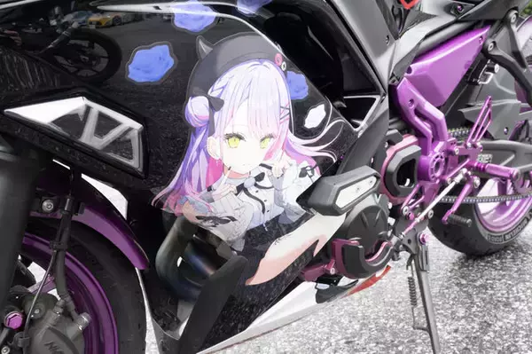 「ガルウィングの湊あくあ＆紫咲シオンがイカす！「ホロライブ」「にじさんじ」など奥伊吹に集まったVTuber痛車まとめ【ARCChampionship 2025フォトレポ】」の画像