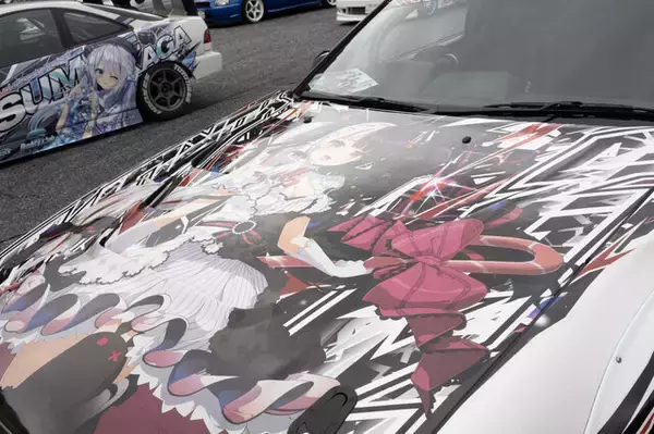 「ガルウィングの湊あくあ＆紫咲シオンがイカす！「ホロライブ」「にじさんじ」など奥伊吹に集まったVTuber痛車まとめ【ARCChampionship 2025フォトレポ】」の画像