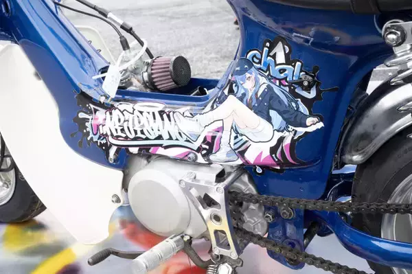 「ガルウィングの湊あくあ＆紫咲シオンがイカす！「ホロライブ」「にじさんじ」など奥伊吹に集まったVTuber痛車まとめ【ARCChampionship 2025フォトレポ】」の画像