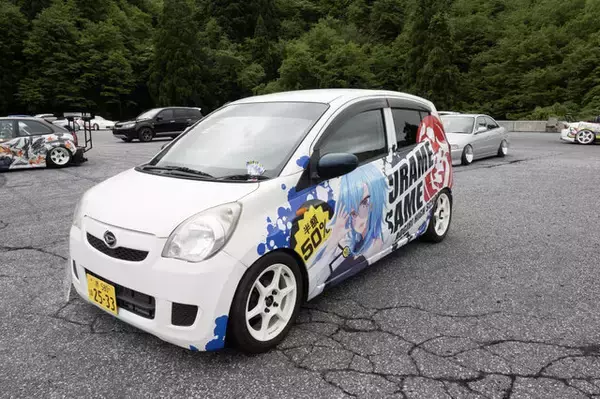 「ガルウィングの湊あくあ＆紫咲シオンがイカす！「ホロライブ」「にじさんじ」など奥伊吹に集まったVTuber痛車まとめ【ARCChampionship 2025フォトレポ】」の画像