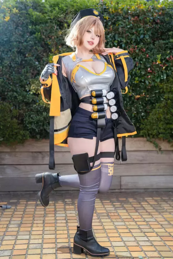 「【コスプレ】魅惑的ポーズと再現度抜群の美ボディが眩しい！チャーミングな『NIKKE』アニスに熱視線【写真8枚】」の画像
