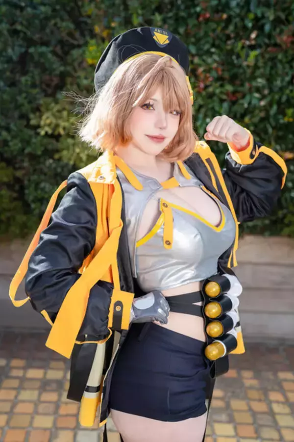 「【コスプレ】魅惑的ポーズと再現度抜群の美ボディが眩しい！チャーミングな『NIKKE』アニスに熱視線【写真8枚】」の画像