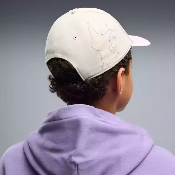 「PUMAから『ポケモン』コラボコレクションが4月2日発売！ピカチュウのバッシュ、ブラッキーとエーフィが可愛いフーディなど豊富なデザイン」の画像
