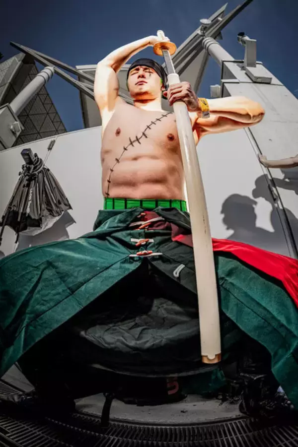 「【コスプレ】46歳大阪のおばちゃんからアイドルまで誰もがコミケを満喫！「呪術廻戦」「ワンピース」など美麗レイヤー7選【写真27枚】」の画像