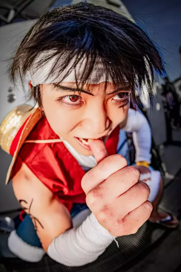 「【コスプレ】46歳大阪のおばちゃんからアイドルまで誰もがコミケを満喫！「呪術廻戦」「ワンピース」など美麗レイヤー7選【写真27枚】」の画像