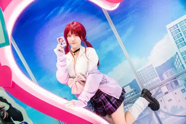 「【コスプレ】めちゃキュートな下級生カノジョがお出迎え！セーラー服の博多美人と“いちゃいちゃ”できる『制服カノジョ3』ブースレポ【TGS2025】」の画像