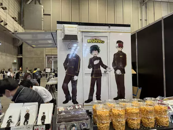 「【コスプレ】新人美少女レイヤーの「ヒロアカ」お茶子は笑顔が尊い！フレッシュさ全開の爽やかな制服姿が可愛かった【写真9枚】」の画像