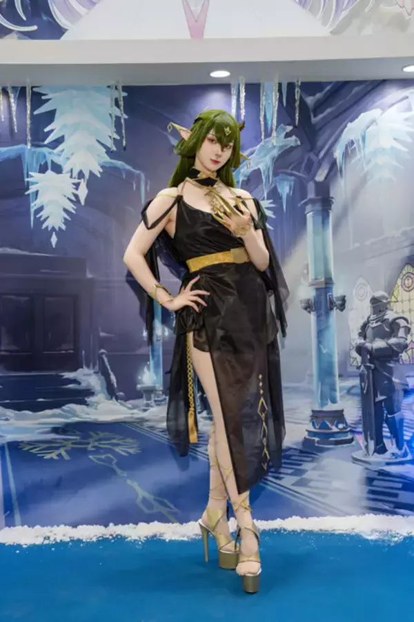 「【コスプレ】アズレンからNIKKEまで、2024年冬コミで出会った人気キャラをプレイバック！世界中から集った美女レイヤー18選【写真45枚】」の画像