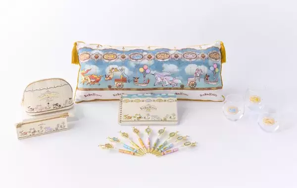 「メリーゴーランドを楽しむイーブイたちが可愛い！「ポケパーク カントー」より新グッズ“ブイブイヴォヤージュ”がお披露目」の画像