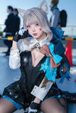 「【コスプレ】猫耳×ミニスカ衣装がメロい！『原神』リネットは美スタイルが際立つ黒タイツとにゃんこな仕草で誘惑してくる【写真9枚】」の画像7