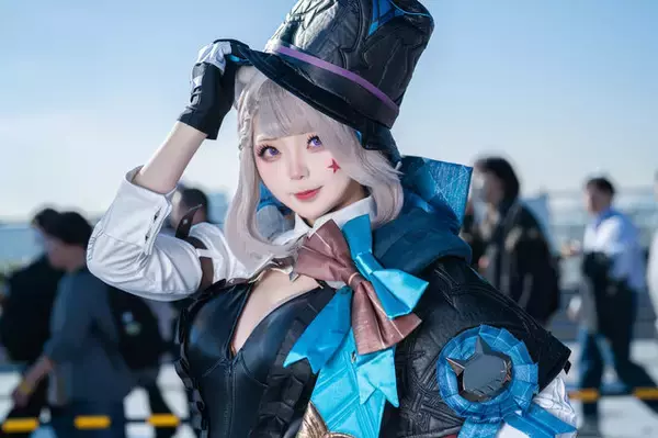 「【コスプレ】猫耳×ミニスカ衣装がメロい！『原神』リネットは美スタイルが際立つ黒タイツとにゃんこな仕草で誘惑してくる【写真9枚】」の画像