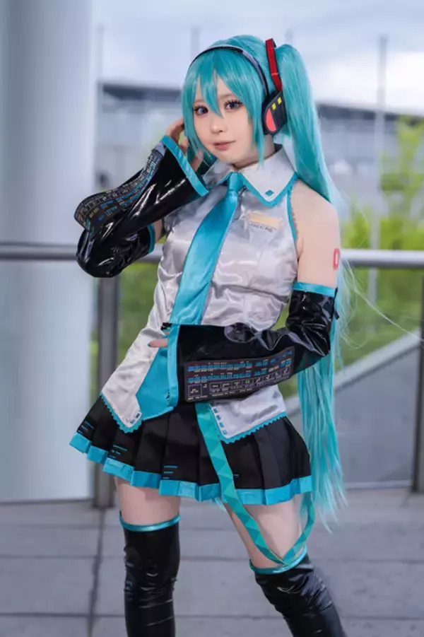 「【コスプレ】初音ミクのポップでキュートな姿をハイレベルに再現！！人気レイヤー・鯱津つる【写真10枚】」の画像