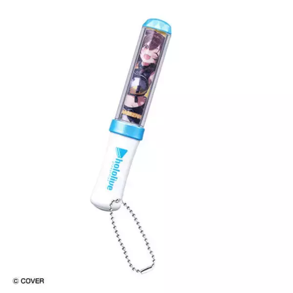 「「ホロライブ」6th fes.イラスト使用のガシャポン「ペンライトチャーム」が豪華！ほぼ原寸サイズで光るギミック付」の画像