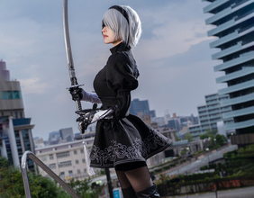 【コスプレ】圧倒的美脚の「2B」が、息を呑む美しさ！実在感が凄い人気レイヤー・寝る子